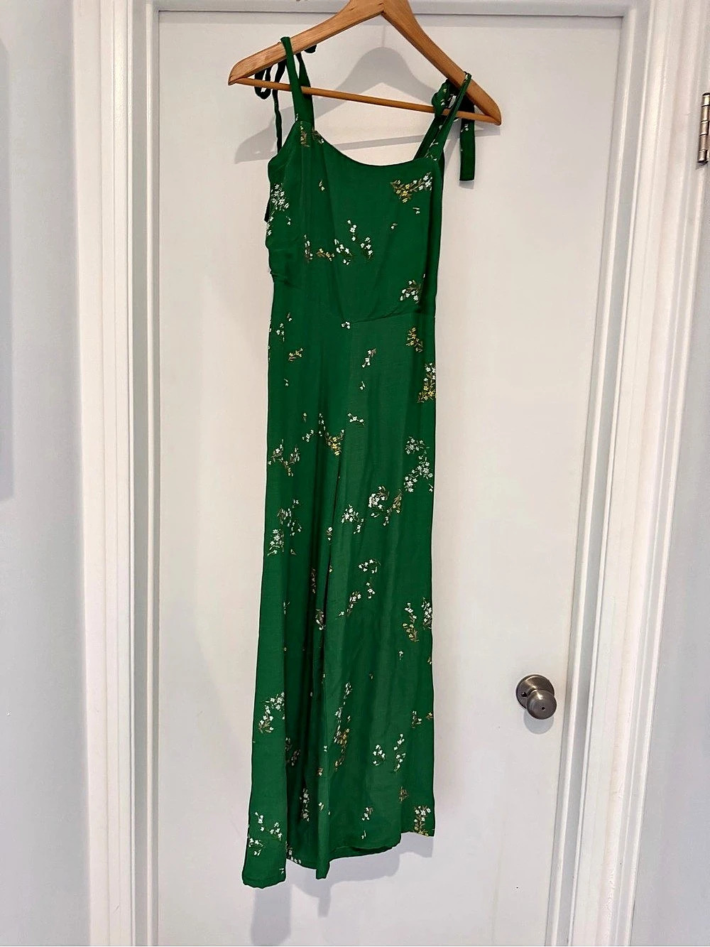 Faithful the Brand Floral jumpsuit in Green Size Small